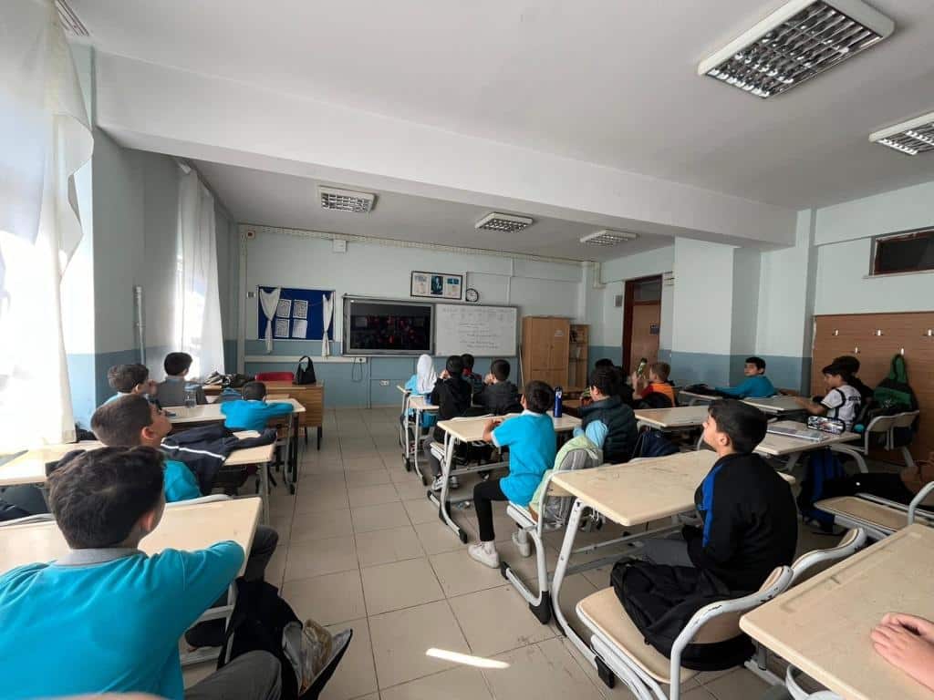 DERSİMİZ CUMHURİYETE DOĞRU ESENYURT KIZ ANADOLU İMAM HATİP LİSESİ